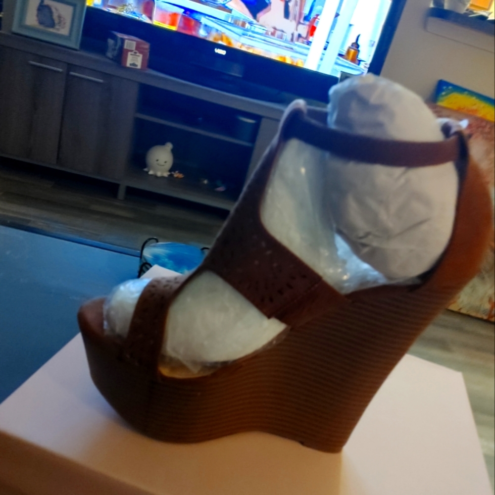 Shoes wedges size 8